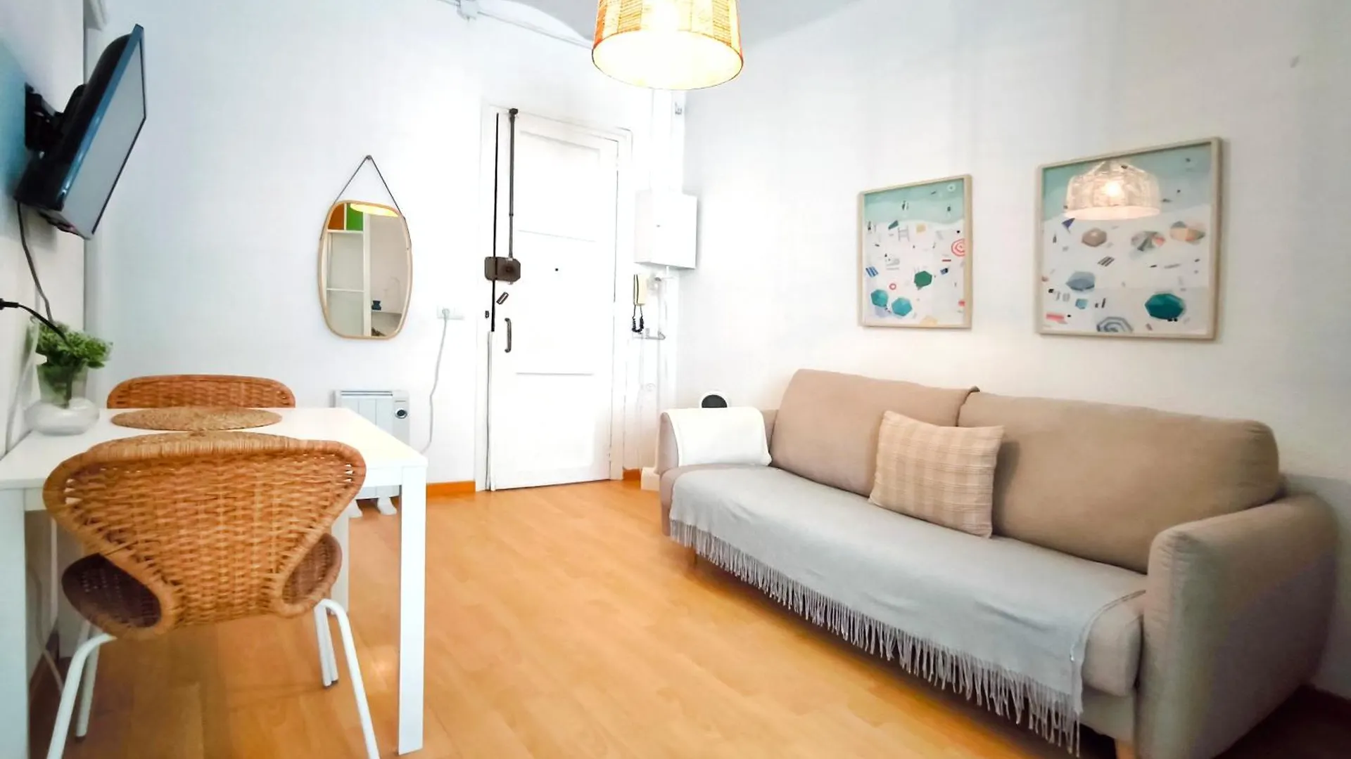 Acogedor Apartamento En Barcelona Forum Sant Adria contacts